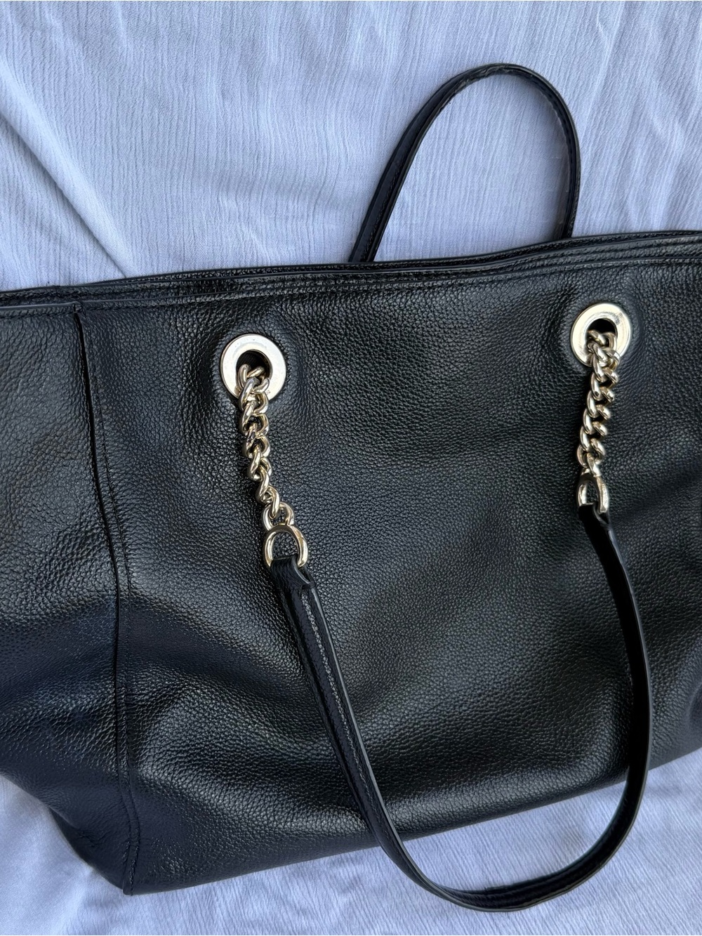 Coach Black Pebbled Leather Tote with Gold Chain Straps - Picture 4 of 16